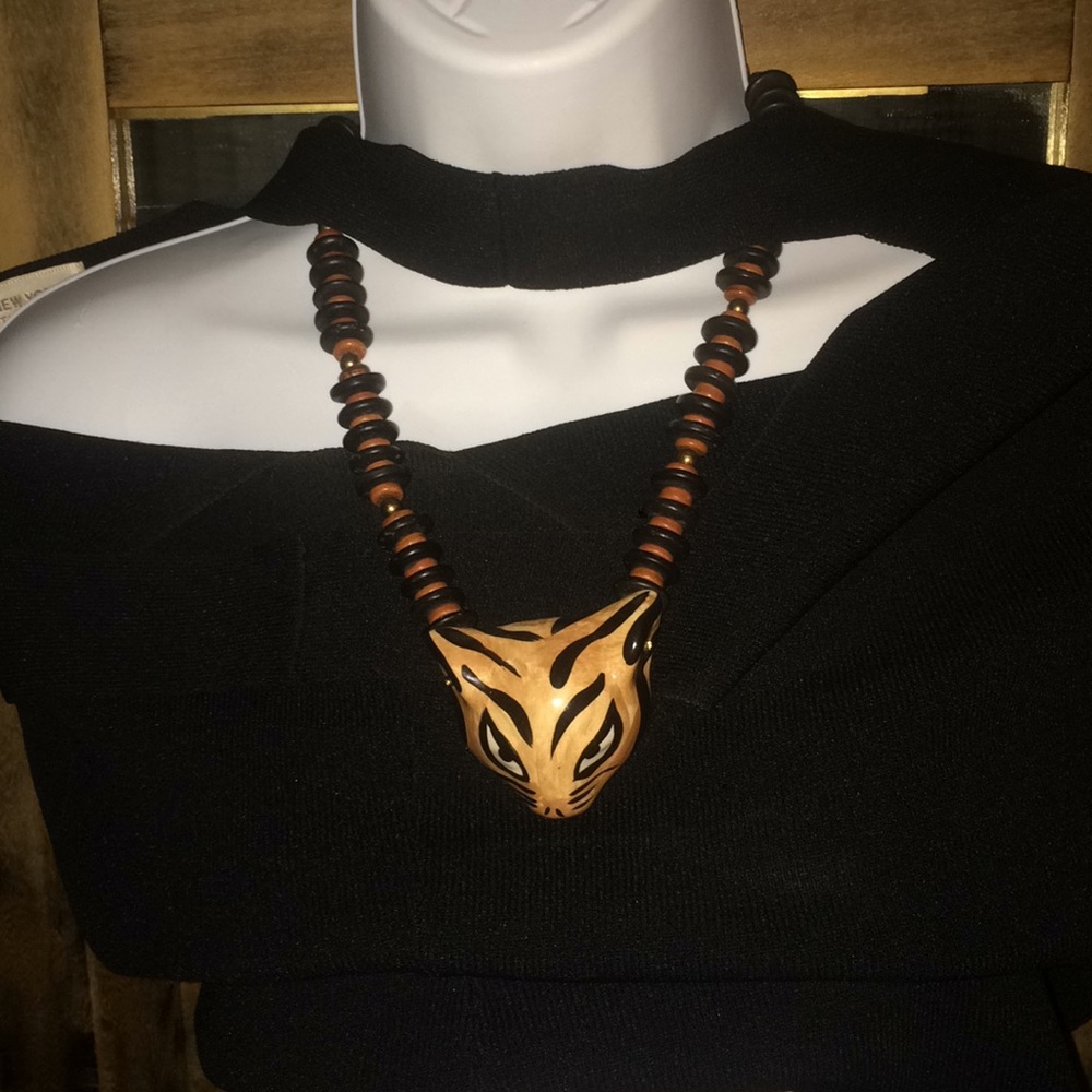 Vintage Seductive Adornment